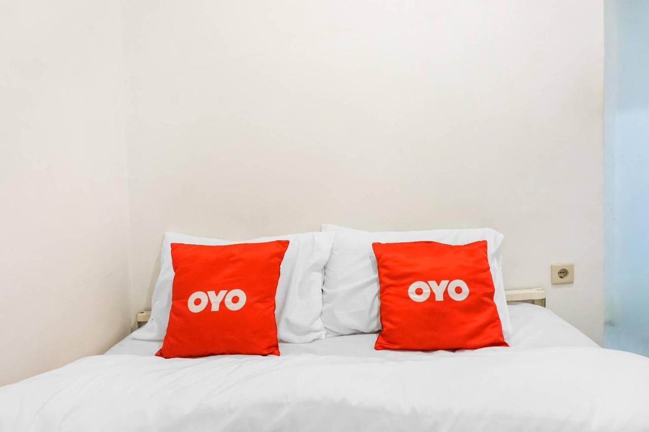Готель Super Oyo 91074 Stariez Senen Syariah Джакарта Екстер'єр фото