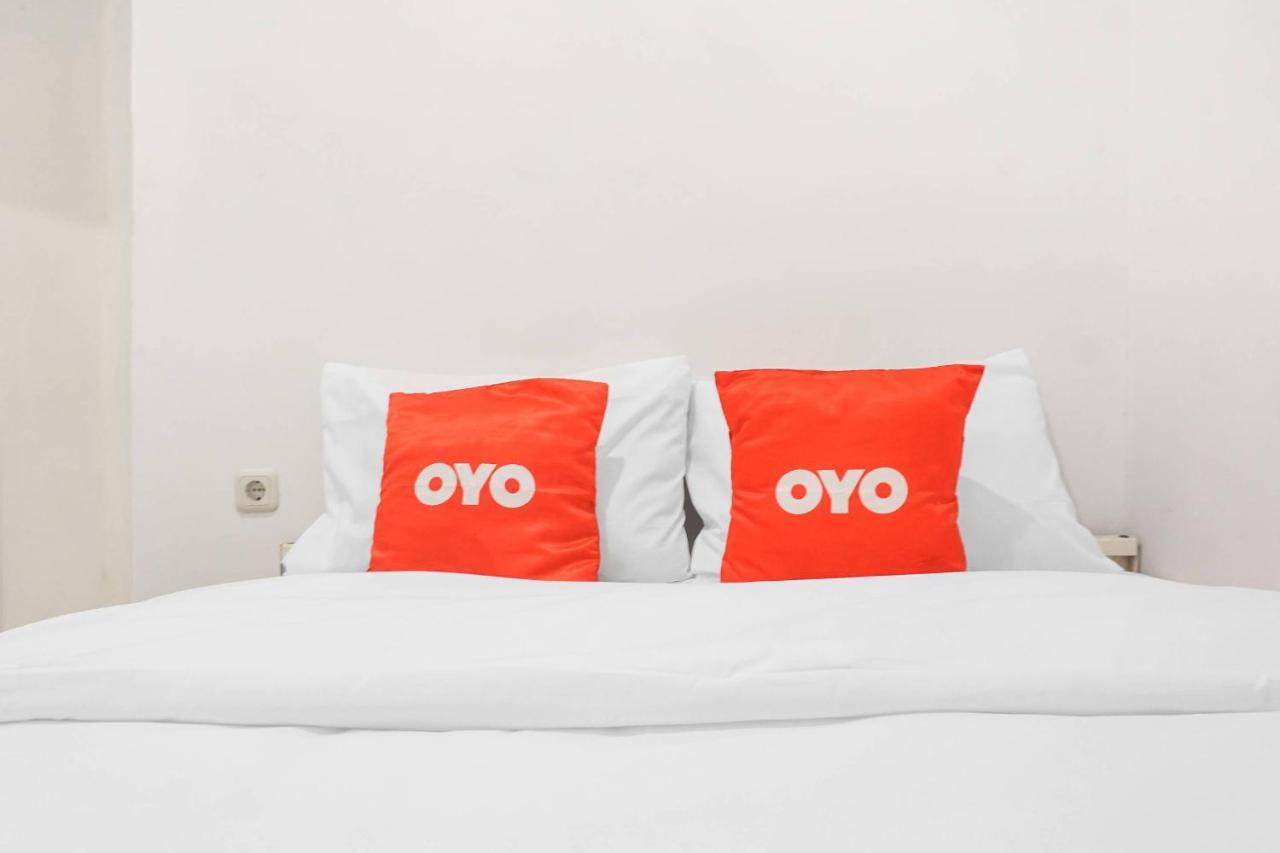 Готель Super Oyo 91074 Stariez Senen Syariah Джакарта Екстер'єр фото